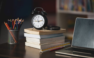 Préparer le DCG ou le DSCG en travaillant : est-ce vraiment possible ?