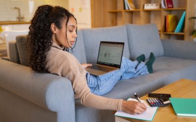 Étudier la comptabilité à distance : avantages et conseils pour réussir