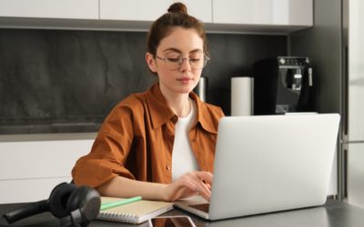 Se reconvertir dans la comptabilité à 30 ou 40 ans : parcours, financement et témoignages